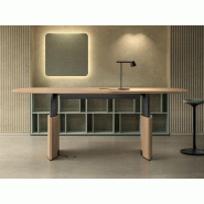 Table de réunion fabriquée en italie avec des pieds panneaux reglable en hauteur