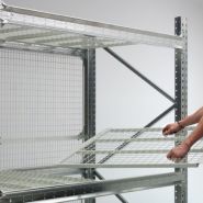 Plateaux grillagés pour le stockage à encastrer ou à emboîter - ShelfStore Plateaux grillagés pour le stockage à encastrer ou à emboîter - ShelfStore
