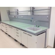 Paillasse de laboratoire avec cellule d'énergie fermée