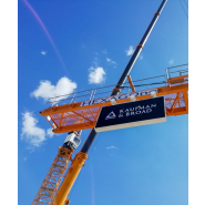 Caisson lumineux avec structure aluminium, standardisés ou sur-mesure pour grue de chantier - neosign