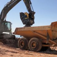 Godet concasseur BF120.4 S4 - Pour pelles hydrauliques 30 à 45 tonnes, capacité 1,3 m³_1