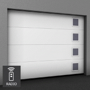 Porte de garage sectionnelle sur-mesure motorisée hublots carrés verticaux Porte de garage sectionnelle sur-mesure motorisée hublots carrés verticaux