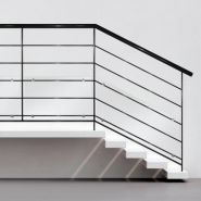 Garde-corps balcon et rampe Panama - Main courante tube diamètre 42mm, poteaux fer plat 40x10mm_1