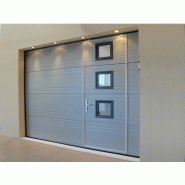 Porte de garage sectionnelle gis 7040 / motorisée / ouverture plafond / avec portillon et hublot / isolation thermique