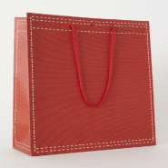 Sac papier rouge poignées corde/oeillet 35x13x33 cm - par 12