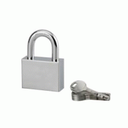 Cadenas à clé rectangulaire Disk, chantier, 50mm, anse acier cémenté nickelé, 4 clés - SP - gris 3150268955165 Cadenas à clé rectangulaire Disk, chantier, 50mm, anse acier cémenté nickelé, 4 clés - SP - gris 3150268955165