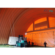 Tente industrielle gonflable - réalisé pour le stockage temporaire de machines ou de matériaux.