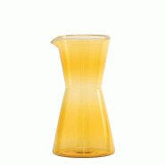 Zafferano Carafe Classy en Verre Borosilicaté Soufflé à la Main Couleur Jaune Or, Design Géométrique Ergonomique pour Tables Raffinées et Élég Zafferano Carafe Classy en Verre Borosilicaté Soufflé à la Main Couleur Jaune Or, Design Géométrique Ergonomique pour Tables Raffinées et Élég