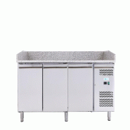 Pizzeria à 3 portes. Dessus en granit. Thermostat digital. Dégivrage automatique. Température -2°C/+8°C. Dimensions 202x80x100h cm. G-PZ3600TN-FC