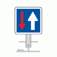 Panneau C18 - Sens prioritaire sur pied temporaire