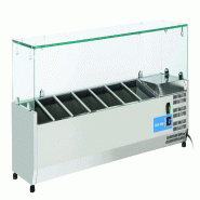 Vitrine réfrigérée pour condiments en acier inoxydable pour 7 plateaux GN1/4. Dimensions 150x33.5x44h cm. Température +2°C/+8°C. Tête froide VR