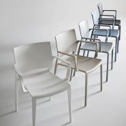 Chaise empilable pour restaurants et collectivités