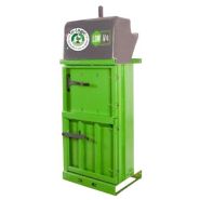 Presse à balles compacte V4 pour caisses bananes, idéal pour optimiser l'espace en grande distribution