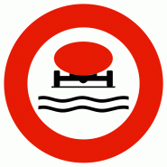 Panneau d'interdiction B18B - Accès interdit aux véhicules transportant des marchandises polluantes pour les eaux - Made in France Panneau d'interdiction B18B - Accès interdit aux véhicules transportant des marchandises polluantes pour les eaux - Made in France