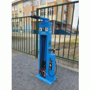 Station de lavage vélos en acier galvanisé ou inox, avec pompe pour toutes valves - Scandic