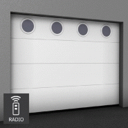 Porte de garage sectionnelle sur-mesure motorisée hublots ronds horizontaux Porte de garage sectionnelle sur-mesure motorisée hublots ronds horizontaux