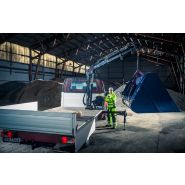 Grue compacte avec portée hydraulique jusqu’à 4,4 mètres