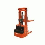 Gerbeur électrique gamme standard - Design robuste, compact et économique - Capacités jusqu'à 2000kg Gerbeur électrique gamme standard - Design robuste, compact et économique - Capacités jusqu'à 2000kg