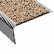 Nez de marche profil cornière alu et résine de marbre - 1150x30 mm Nez de marche profil cornière alu et résine de marbre - 1150x30 mm