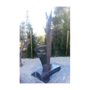 Jardin du Souvenir - Hélios - Granit du Tarn & granit Noir - ACANTERRA Jardin du Souvenir - Hélios - Granit du Tarn & granit Noir - ACANTERRA