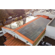 Bâtiment tertiaire photovoltaïque - 176 panneaux - 400 m² - 78kWc Bâtiment tertiaire photovoltaïque - 176 panneaux - 400 m² - 78kWc