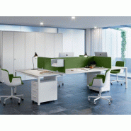 Bureau bench 4 personnes avec passagede câbles et panneaux en tissu Bureau bench 4 personnes avec passagede câbles et panneaux en tissu