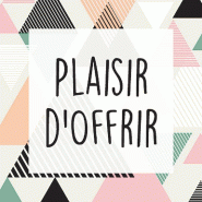 Étiquette cadeau adhésive Plaisir d'offrir triangles multicolores 35x35mm - par 500