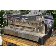 Machine à café professionnelle CONTI Monte Carlo semi-automatique 3 groupes Machine à café professionnelle CONTI Monte Carlo semi-automatique 3 groupes