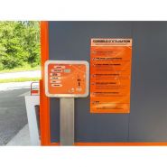 Coffret pour station de lavage avec serrure de sécurité