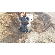 Plaque vibrante PV 60.100 pour pelle de 11 à 14 tonnes - surface de compactage 590x1000 mm