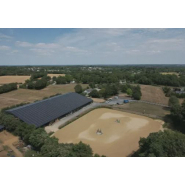 Manège équestre photovoltaïque sans poteau intérieur adapté à toutes les saisons, protégé des intempéries