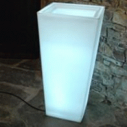 Pot géant carré DIVIN - Hauteurs variées - Polyéthylène - Fabrication française_0