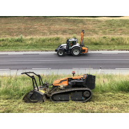 Robot debroussailleur à chenilles - équipé d'un broyeur forestier - Pour forte pente ou accès difficile Robot debroussailleur à chenilles - équipé d'un broyeur forestier - Pour forte pente ou accès difficile