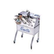 Étiqueteuse semi-automatique Ninette à Plat - pour produits carrés, plats et rectangulaires