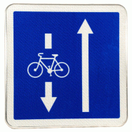 Panneau indication C24a - Conditions particulières de circulation par voie sur la route ou la chaussée suivie - Cycliste Panneau indication C24a - Conditions particulières de circulation par voie sur la route ou la chaussée suivie - Cycliste