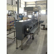 Machine de formage, d'emballage et de scellement de boites d'occasion