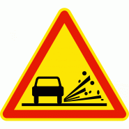 Panneau de danger - Risque de projection de gravillons AK22 - WP Signalisation Panneau de danger - Risque de projection de gravillons AK22 - WP Signalisation
