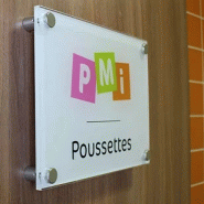 Panneaux en plexiglas avec fixations inox