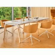 Table de conférence Wilder MDD avec pieds en bois massif