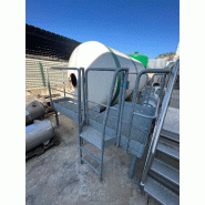 Escalier avec passerelle