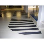 Peinture de sol renforcée, pour une protection et une mise en couleur des sols industriels et collectifs - Polyfloor WB TLM