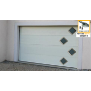 Porte de garage anti-effraction sectionnelle, avec hublots losanges Porte de garage anti-effraction sectionnelle, avec hublots losanges