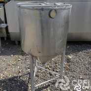 Bac de lancement ouvert 250 L - Dimensions 1360 mm x 720 mm - 3 pieds - N° ARTICLE BNC028