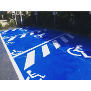 Marquage routiers par peinture idéal pour le parking et les zones industrielles