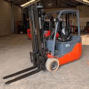 Chariot élévateur électrique TOYOTA 8FBET20 2000 Kg Triplex 4 700 mm