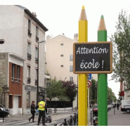 Totem ecole 2 crayons et ardoise