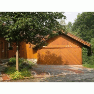 Porte de garage basculante en bois massif