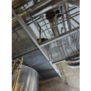 Passerelle dans un bâtiment tertiaire