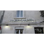 Enseigne lettres découpées lumineuses rétroéclairées plexiglas diffusant et adhésif - épaisseur 19 ou 30 mm