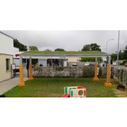 Préau écologique à toiture végétale - Koman Groupe